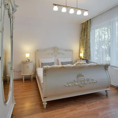 Nyaraló Foevenyes House Grande *